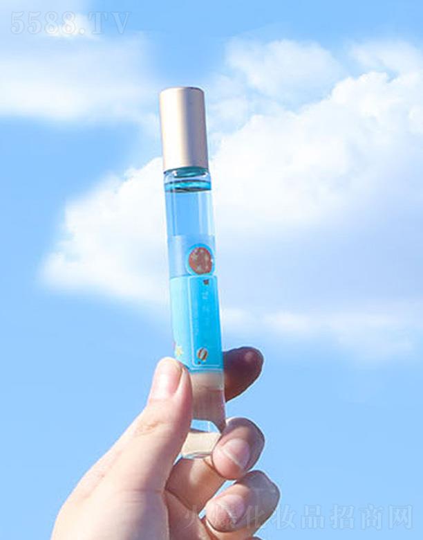 浙江艳桃化妆品有限公司：小城伊香滚珠香水-梦想贩卖机