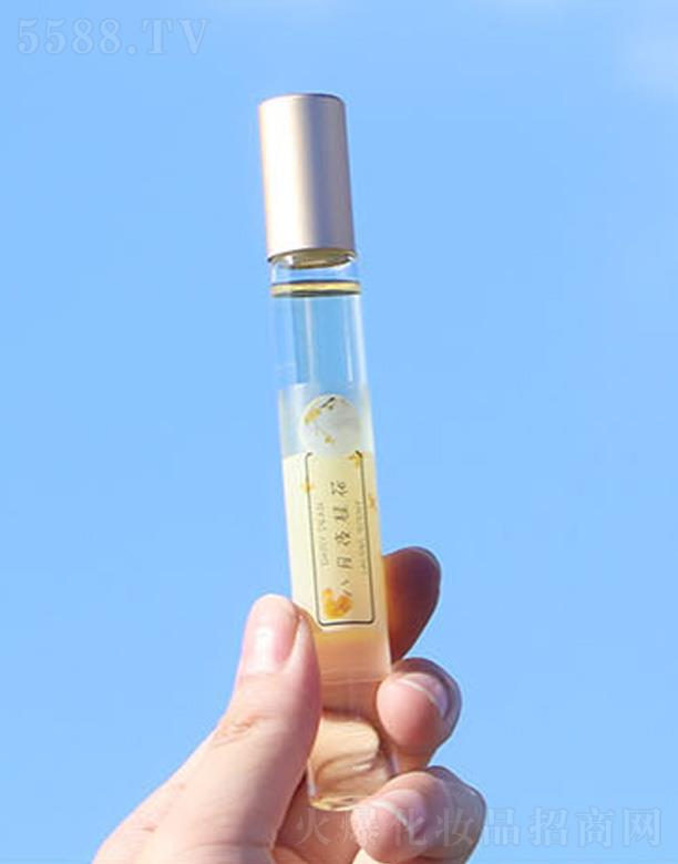 浙江艳桃化妆品有限公司：小城伊香滚珠香水-八月枝桂花