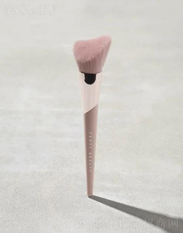·ˮױƷ(Ϻ)޹˾Fenty Beauty֮ˢ190 沿