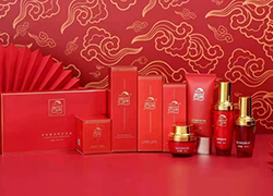 瑞蛇迎春，福满人间，西采清颜愿你万事如意春意盎然！