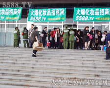 火爆网用一颗拼搏心去面对一切
