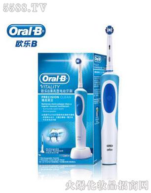 OralB清亮型电动牙刷