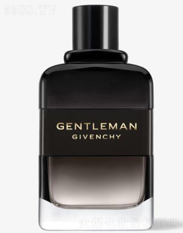 纪梵希绅士浓情香水 透露出绅士的温柔暖意