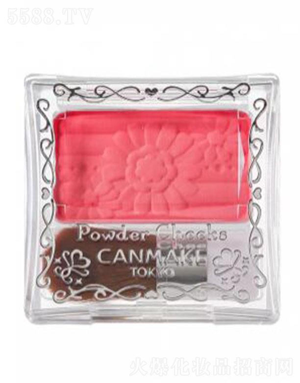 CANMAKE梦幻胭脂粉（PW37 玫瑰红）令双颊呈现自然迷人的色彩