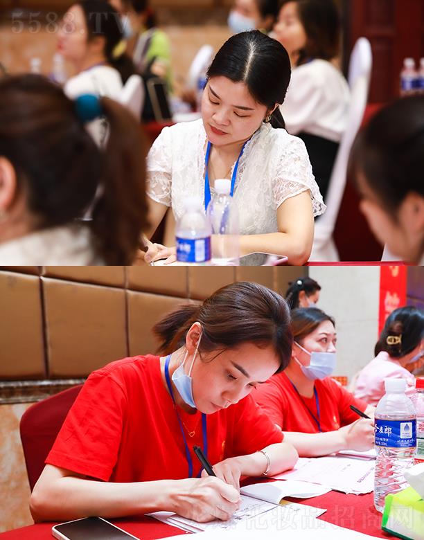 香锦缘第十届长沙技术研讨会现场互动学员认真做笔记