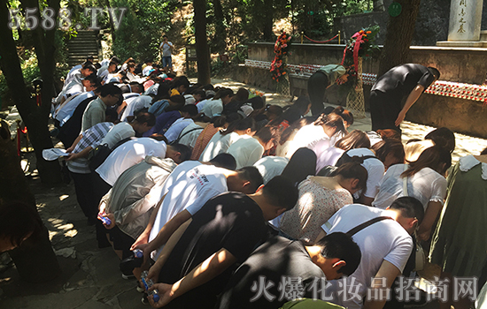 铭记历史,致敬革命先烈 铭记历史,致敬革命先烈7