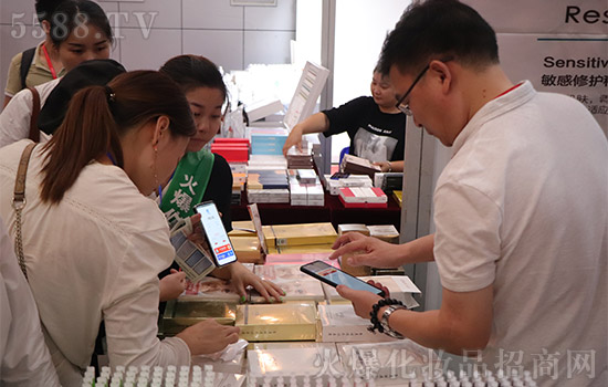 谢小平现场成交 谢小平现场成交
