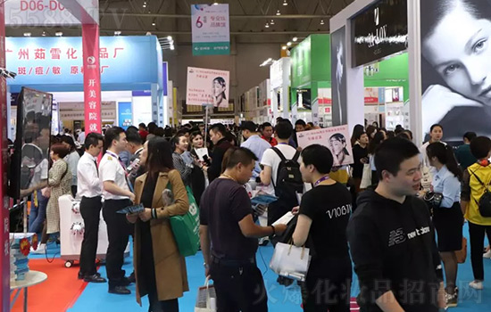 第42届成都美业博览会现场人潮涌动 第42届成都美业博览会现场人潮涌动