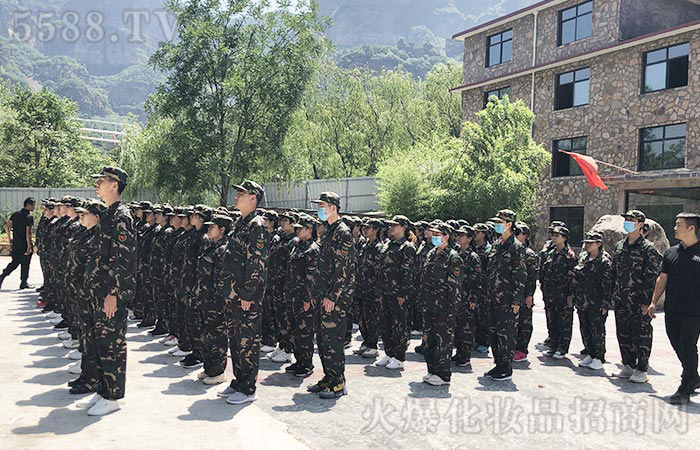 重走红色之路,感召红色精神 重走红色之路,感召红色精神