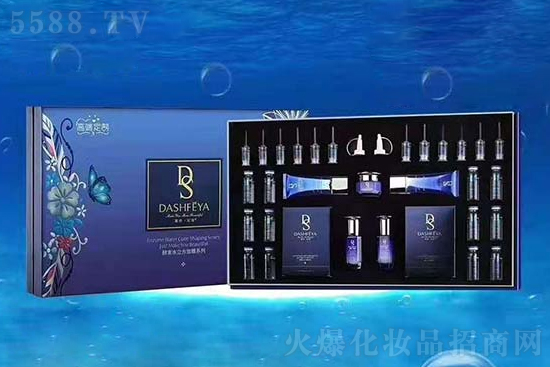 黛诗·妃娅水娃娃润泽补水套装 黛诗·妃娅水娃娃润泽补水套装