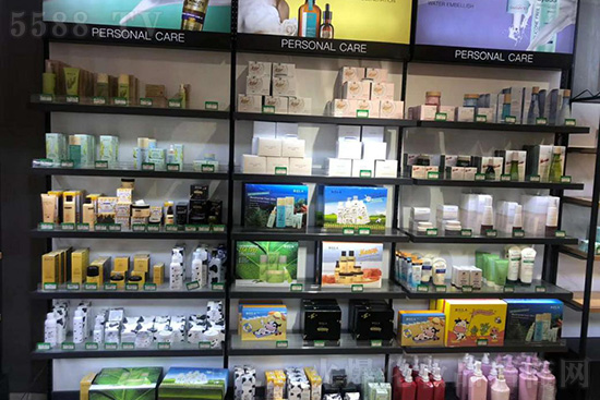 选择精妆联华美妆集合店,掀开你的人生新气象 选择精妆联华美妆集合店,掀开你的人生新气象