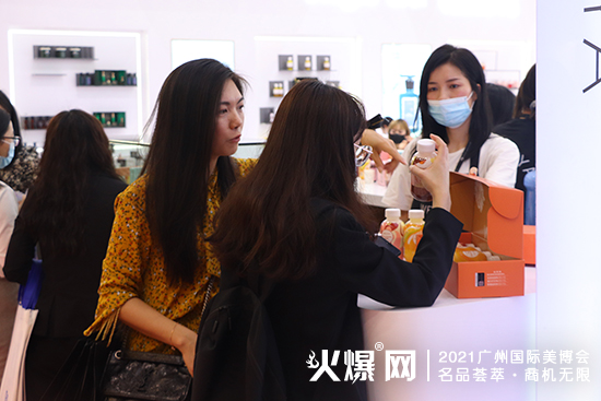 薇莱雅在广州美博会开展第二天,展王依旧 薇莱雅在广州美博会开展第二天,展王依旧