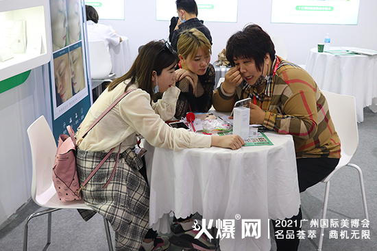 敏静展馆究竟有何魅力,被人群围得水泄不通 敏静展馆究竟有何魅力,被人群围得水泄不通