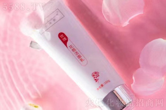脸上长的小黄粒粒都是些啥?到底要不要进行? 脸上长的小黄粒粒都是些啥?到底要不要进行?