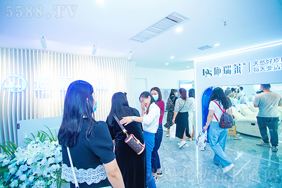 施瑞莱洗脸吧创业开店好项目 施瑞莱洗脸吧创业开店好项目