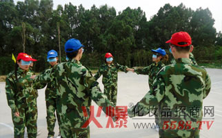 火爆网络拓展训练之共建家园