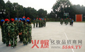 火爆网络拓展训练之共建家园