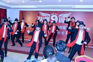 霸气“斧头帮”大跳《斧头舞》，霸气威武！
